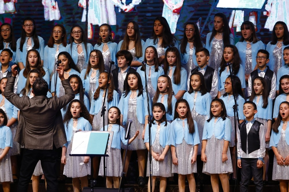 Çocuklardan muhteşem Sezen Aksu şarkıları performansı 