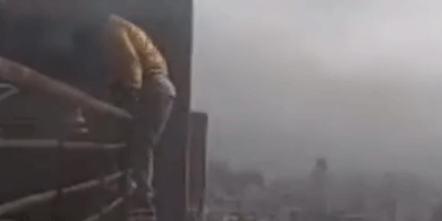 Çocukları bu uygulamadan uzak tutun! TikTok uğruna gökdelenden yere çakıldı