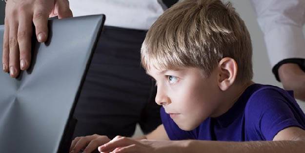 Çocukları dijital bağımlılıktan kurtarmak için neler yapabilirsiniz? Çocuklarda teknoloji bağımlılığı