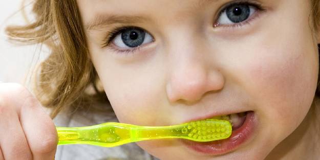 Çocukları diş çürüklerinden korumak için öneriler