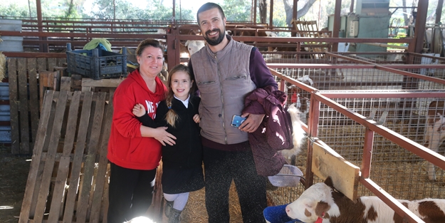 Çocukları için kariyerlerini bırakıp çiftlik kurdular