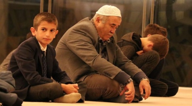 Çocukları sabah namazında buluştu