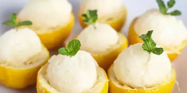 Limonlu dondurma tarifi! Sıcağın serinleten lezzeti hemen deneyin...