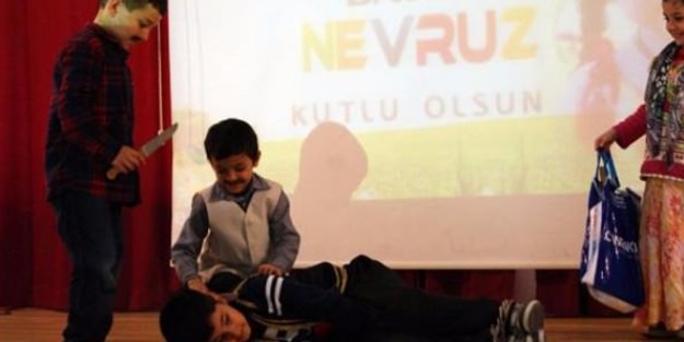 Çocukların kurban kesme oyunu büyük tepki çekti!