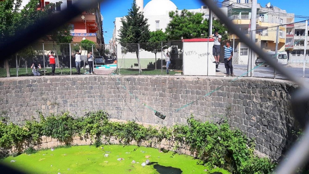 Çocukların kuyuyla tehlikeli oyunu 