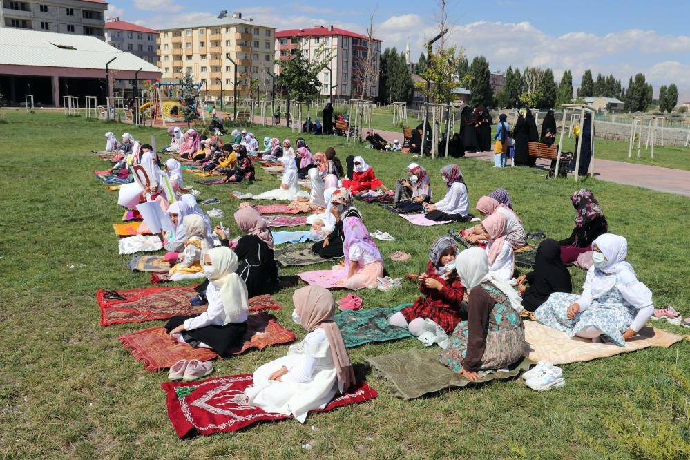 Çocukların Namaz Aşkı!
