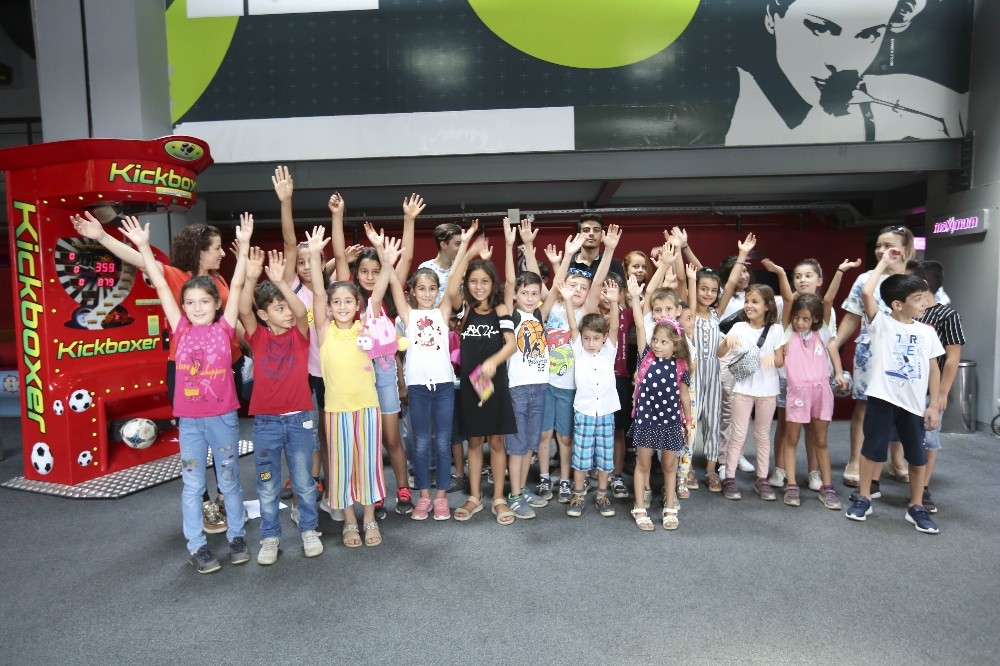 Çocukların sinema sevinci 