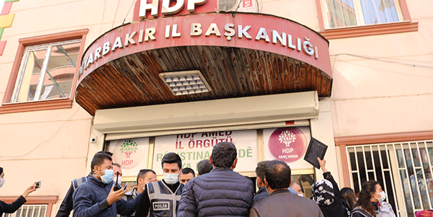 Çocuklarına yedirilen yemeği duyan Diyarbakır aileleri sinir krizi geçirdi