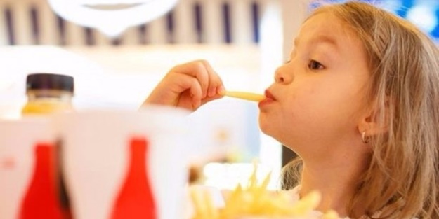 Çocuklarınıza bu besinleri yedirmeyin!