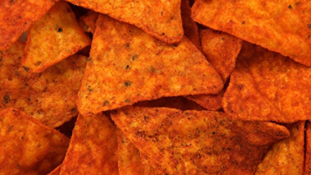 Çocuklarınıza dikkat edin! Acı cips yemenin korkunç sonu