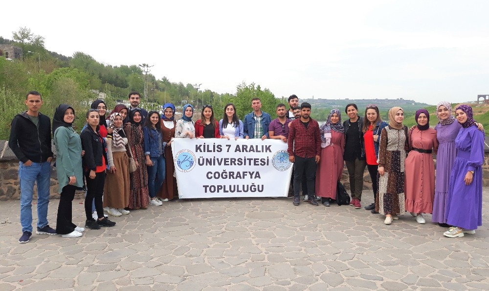 Coğrafya bölümü öğrencilerinden arazi çalışması 
