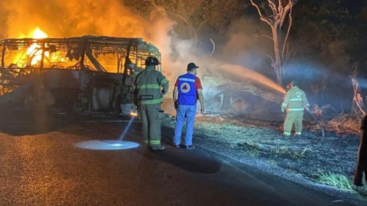Çok feci çok! Kaza yapan tanker alev aldı, 18 kişi hayatını kaybetti