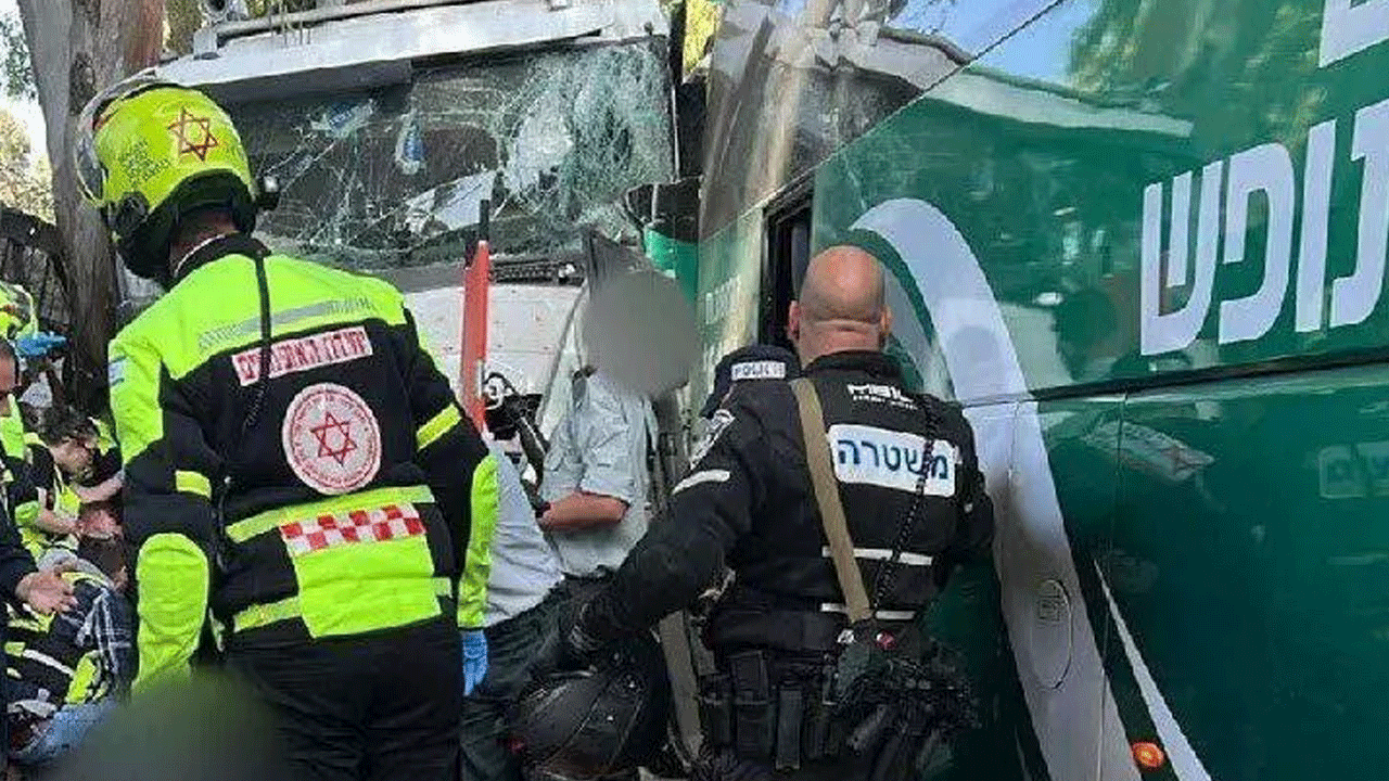 Çok sayıda asker yaralı! Terör devletini şoka uğratan kamyonlu saldırı