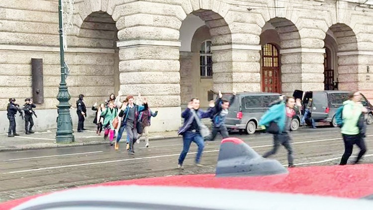 Çok sayıda ölü ve yaralı var: Avrupa’nın o ülkesinde Üniversite’ye silahlı saldırı