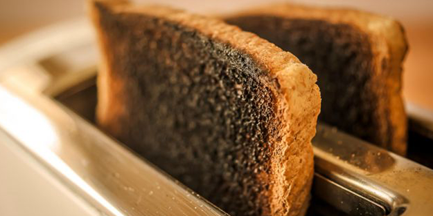 Çok seviyor olabilirsiniz ama yanmış ekmek yiyince bakın ne oluyor! Bilim insanları açıkladı