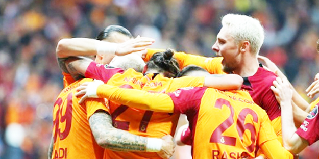 Çok sıcak gelişme! Şampiyon Napoli'nin yıldızı Florya'ya geliyor! Aslan yine yaptı yapacağın...