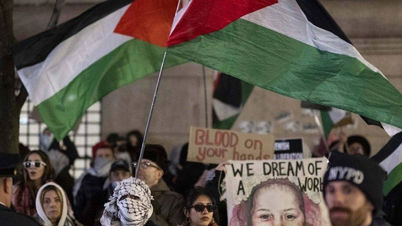 Columbia Üniversitesi'nde Filistin protestosuna tepki: ABD'de protesto ettiler!