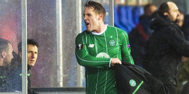 Commons oyundan alınınca deliye döndü!