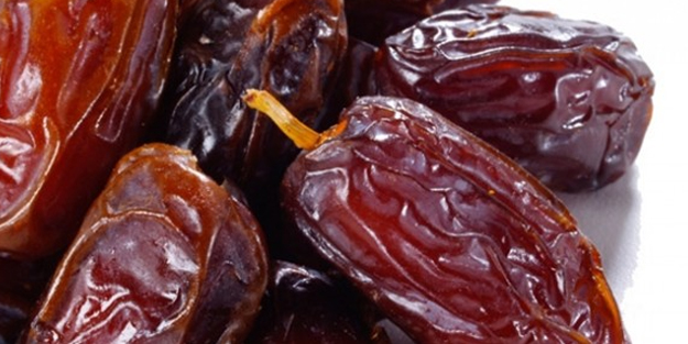 Çöpe atan çok çok pişman olur! Hurma çekirdeğindeki inanılmaz şifa: B2 vitamini bakımından zengin, marketlerde yok sattı!