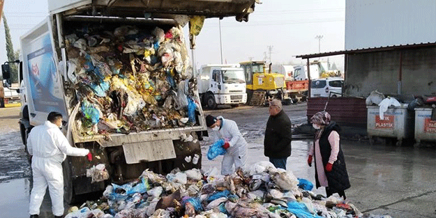 Çöplerin içinde altın aradılar