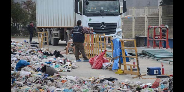 Çöplükte 7 aylık erkek bebek cesedi bulundu