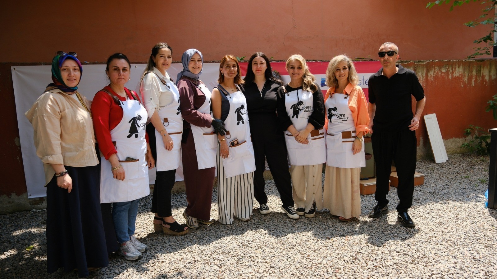 “Çöpte Bulduk” Gönüllülerine Yasemin Sakallıoğlu ve 7 Dönüşüm Uzmanı Kadın Destek Verdi