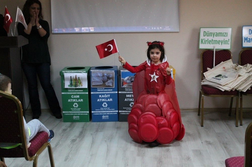 Çöpten defile 