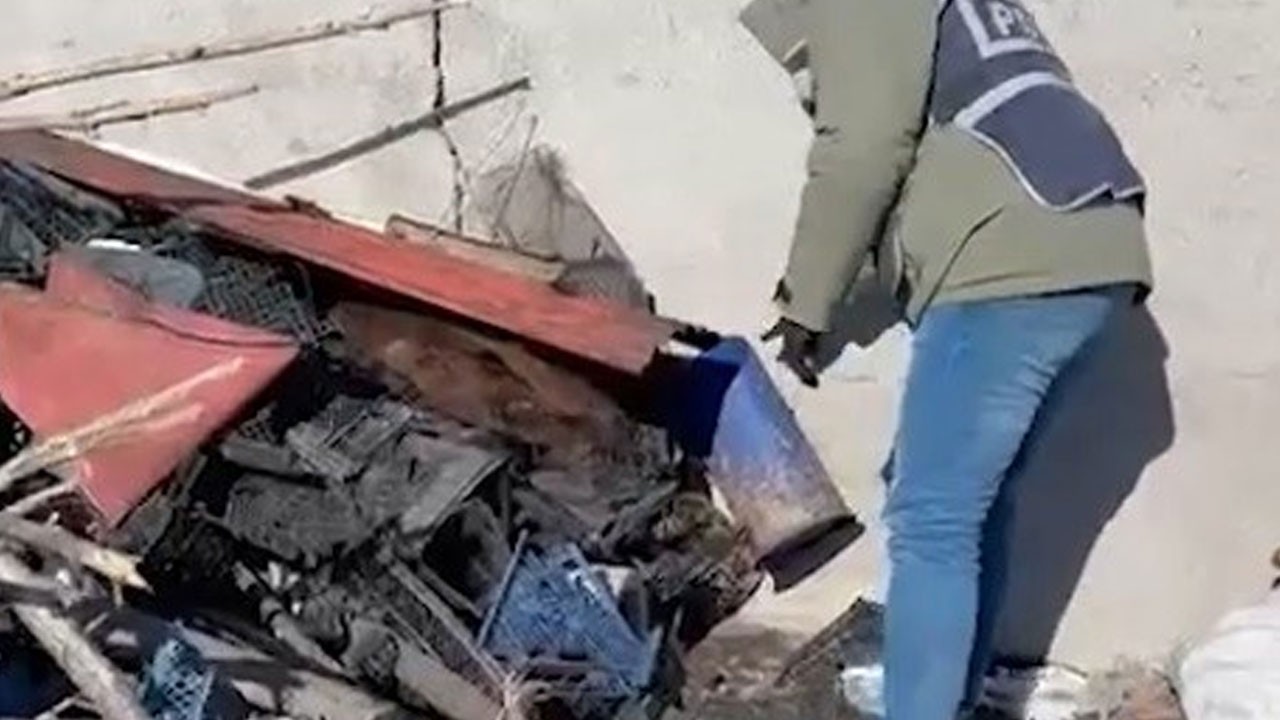 Çöpten uzun namlulu silah çıktı