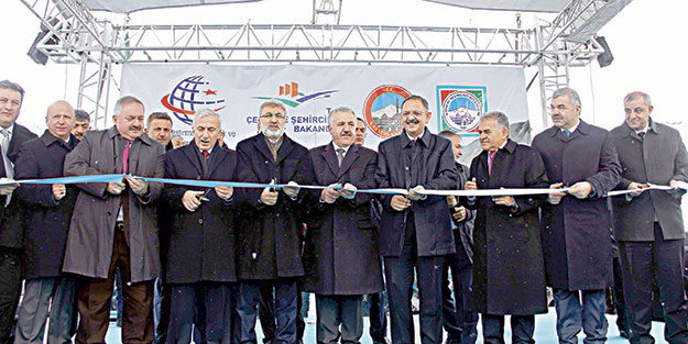 Çoraplar kendi başlarına geçti