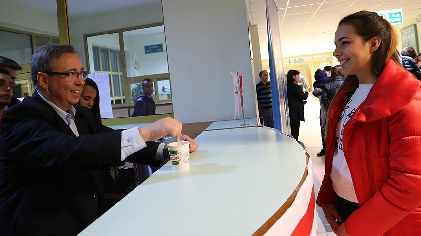 Çorbacı değil, üniversite kütüphanesi!