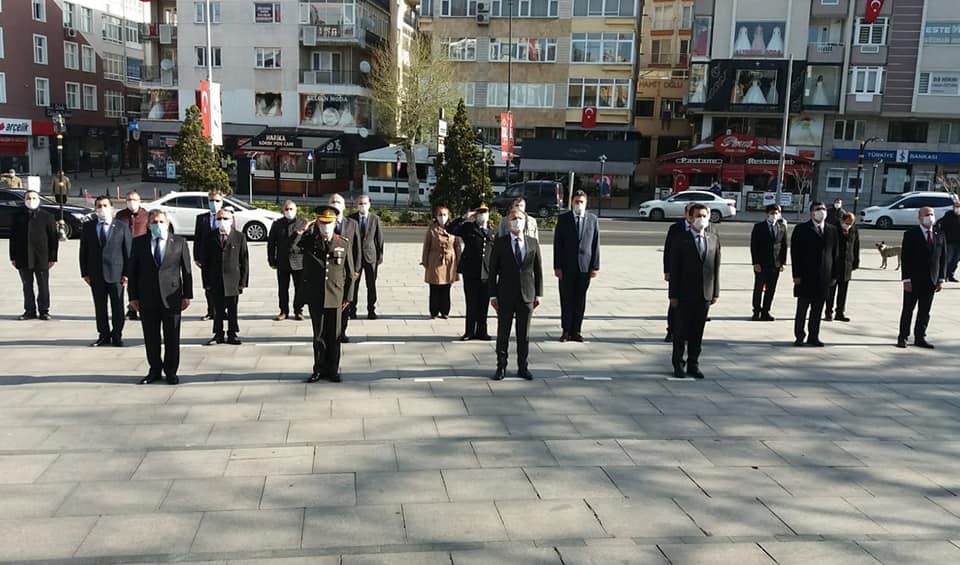 Çorlu’da Atatürk anıtına çelenk sunuldu 