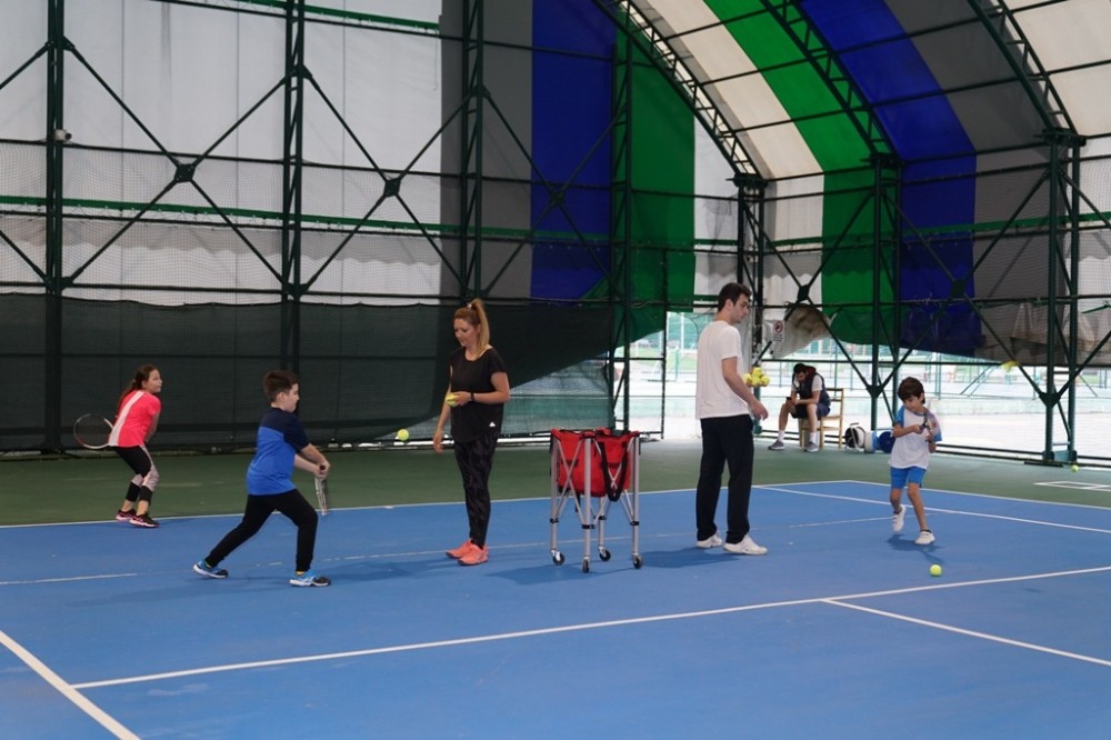 Çorlu’da tenis kortları tekrar açıldı 