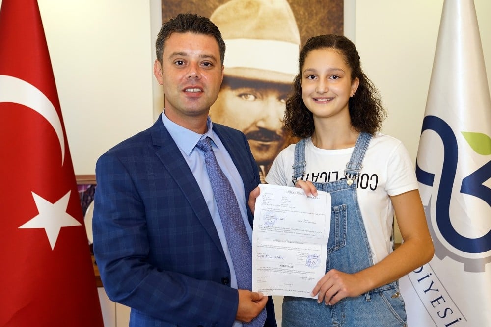 Çorlulu genç voleybolcu Eczacıbaşı’na transfer oldu 
