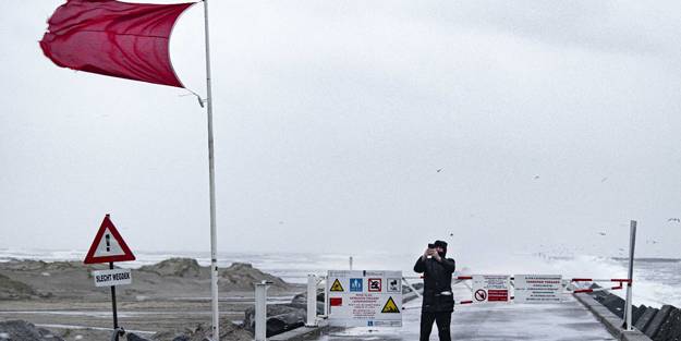 'Corrie' fırtınasının vurduğu Hollanda'da hayat durma noktasına geldi!