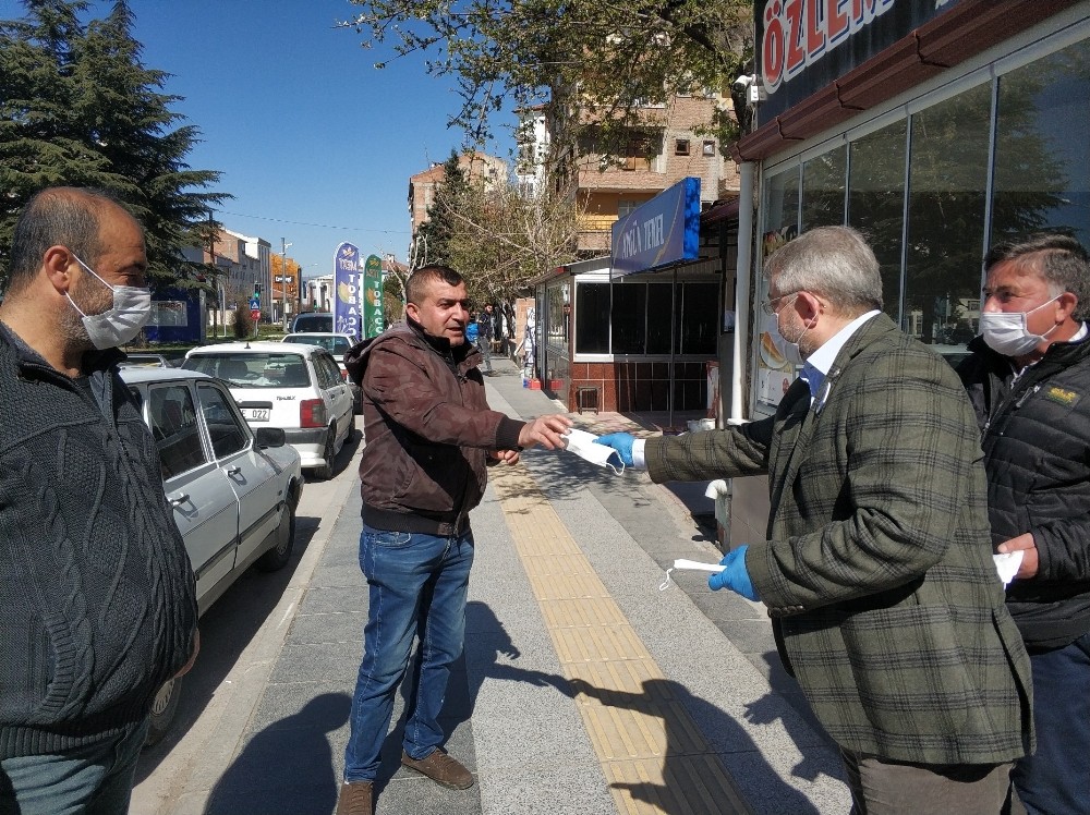 Çorum belediyesi 300 bin maske dağıtacak 