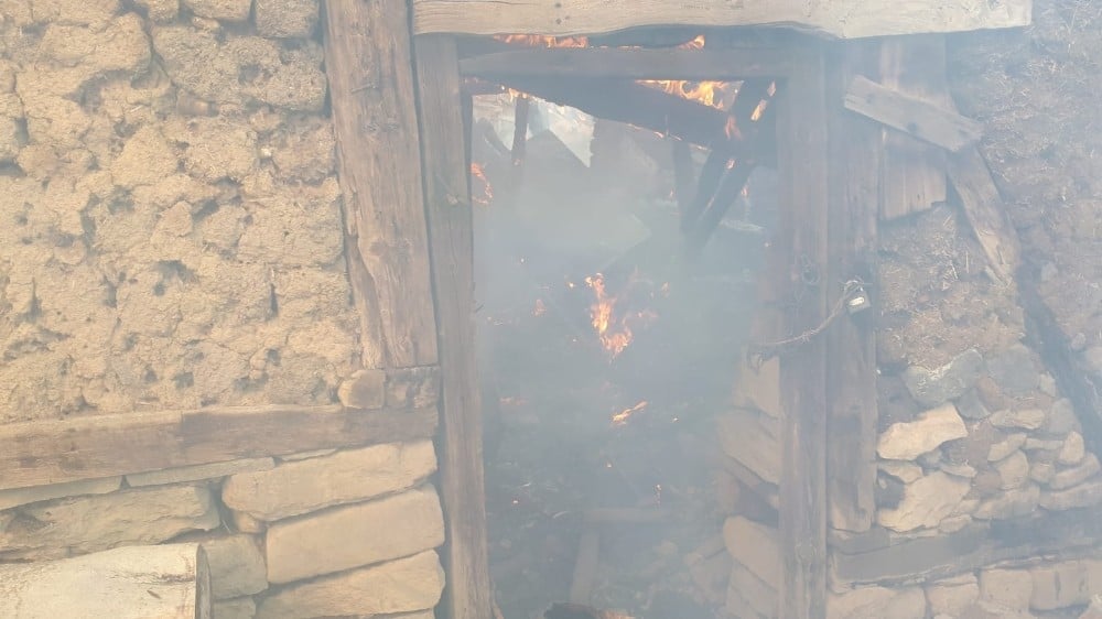 Çorum’da 2 ev kül oldu 