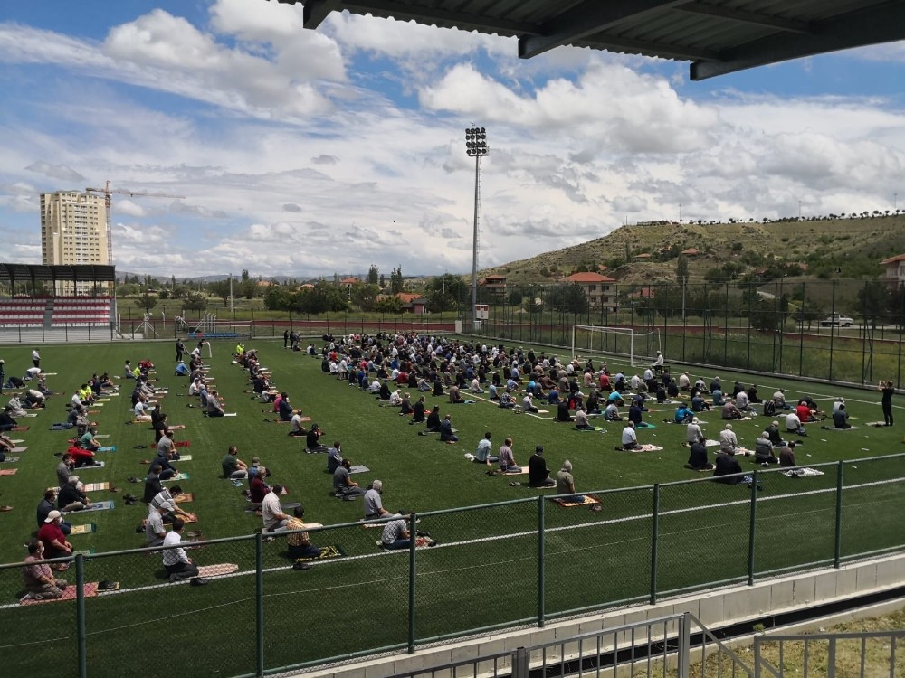 Çorum’da 74 gün sonra ilk cuma namazı 
