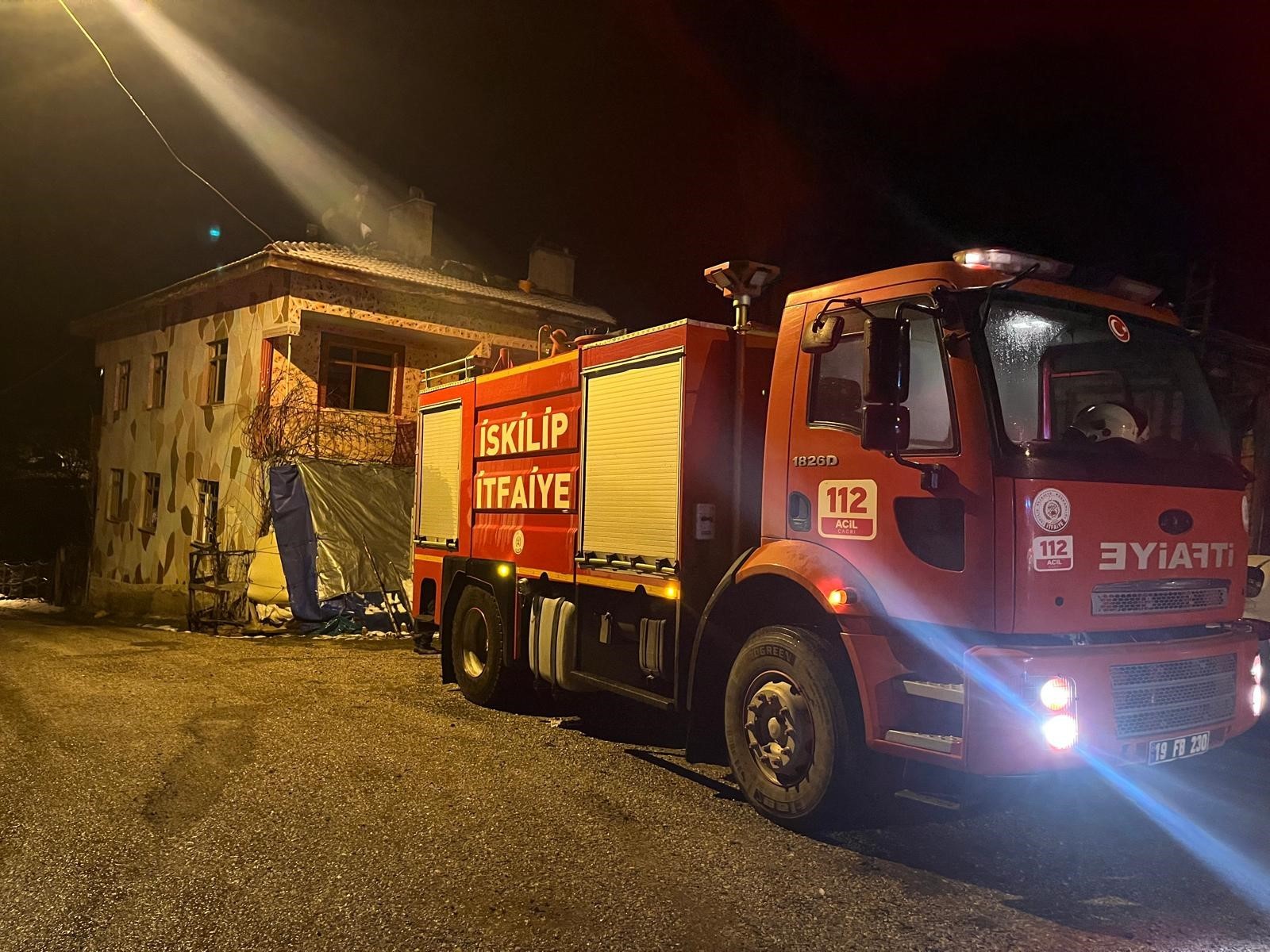 Çorum’da evin bacasında çıkan yangın korkuttu