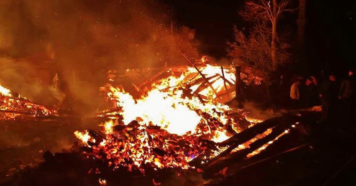 Çorum'da feci yangın! 11 ev kül oldu