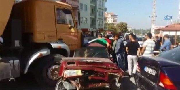 Çorum'da inanılmaz kaza! 13 aracı biçti