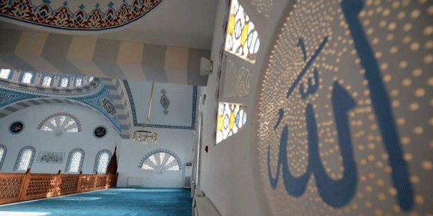 Kanuni Sultan Süleyman Camii ibadete açıldı