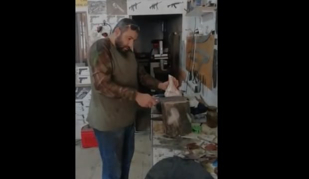Çorum’da kemik kırdığı bıçakla traş yaptı