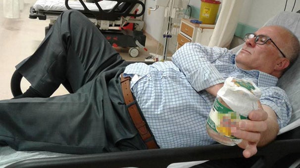 Çorum'da keneyi çıkarıp kavanoza koyarak hastaneye gitti