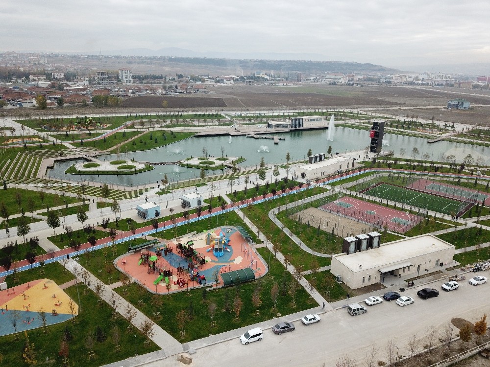 Çorum’da park ve mesire alanlarına fiziki mesafe ayarı 