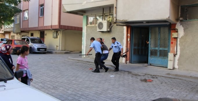 Çorum'da polise bıçakla direndi, biber gazı ile etkisiz hale getirildi