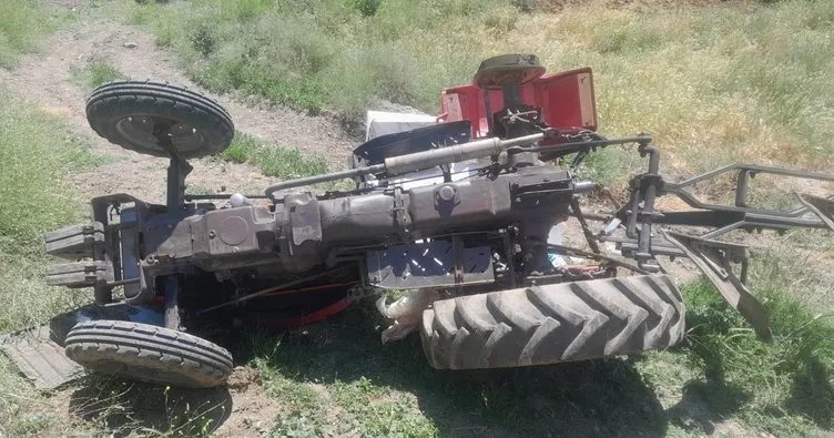 Çorum’da tarlasını sürerken devrilen traktörün altında kaldı