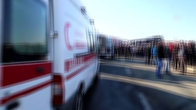 Çorum'da tır ile minibüs çarpıştı: 14 kişi yaralandı