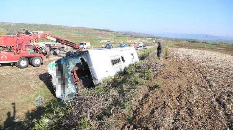 Çorum'da yolcu otobüsü devrildi! Ölü ve yaralılar var