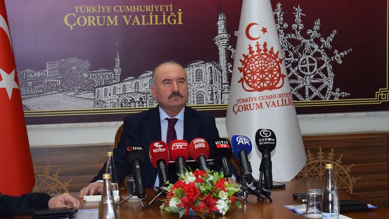 Çorum'da zehir tacirlerine ağır darbe vuruldu! Yüzlerce uyuşturucu madde ve kaçak ürün ele geçirildi