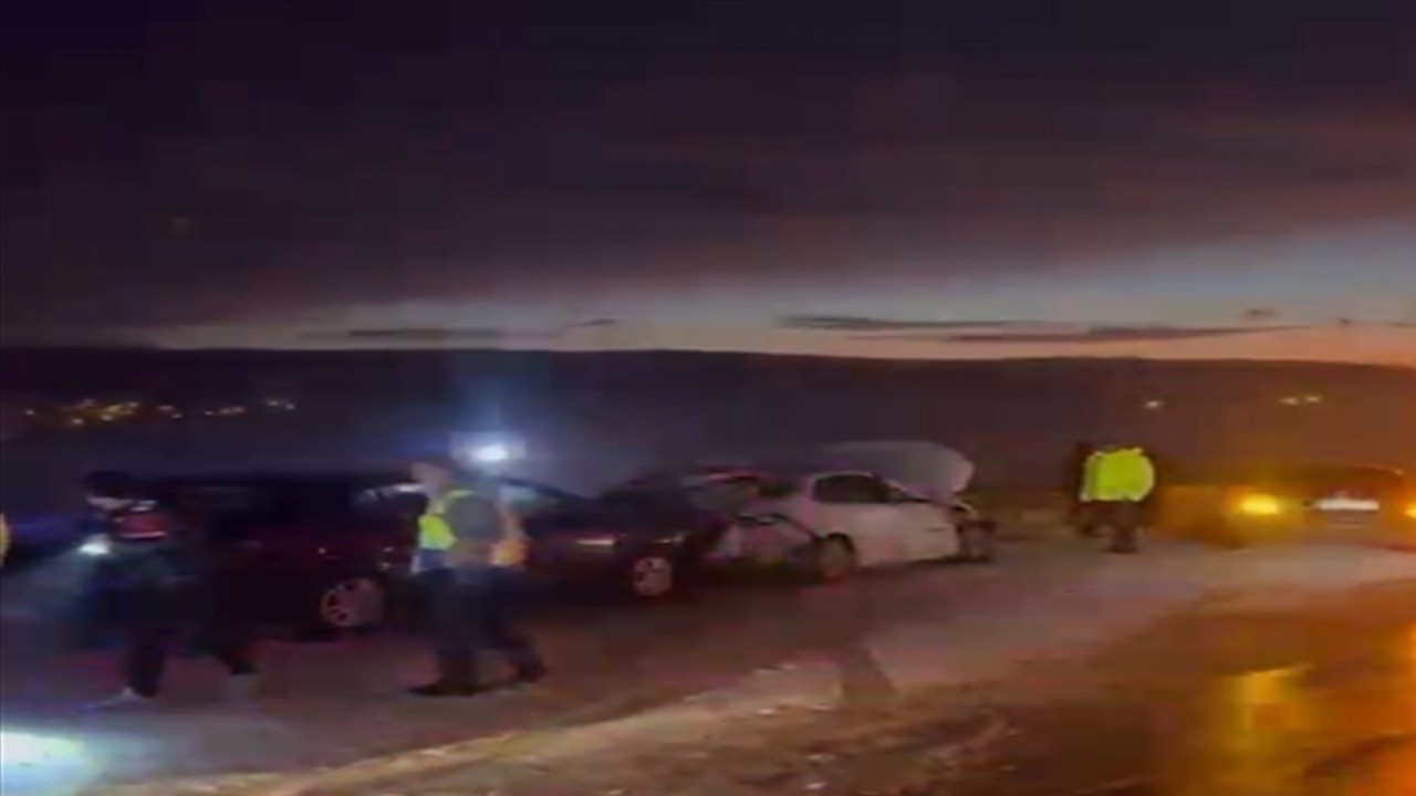 Çorum'da zincirleme kazaya karıştı! Çok sayıda yaralı var